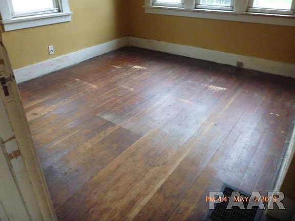 5th image of 1302 S Faraday Ave