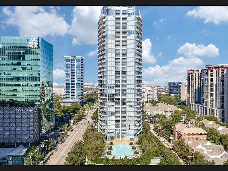 2900 McKinnon St #804 — Photo 18