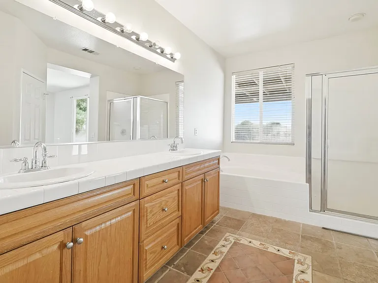 2639 Belvedere Ln — Photo 7