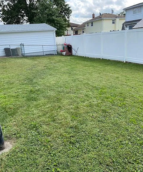 414 Sylvan St — Photo 8
