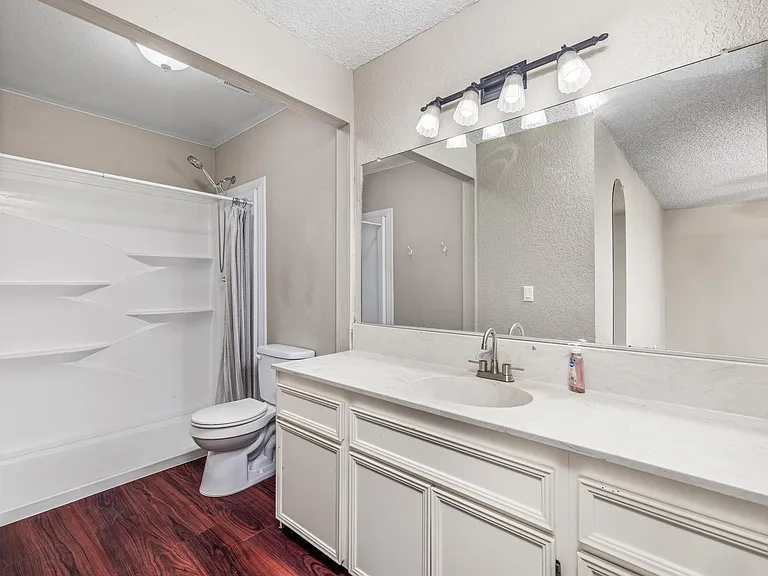 131 Mulholand Dr — Photo 9