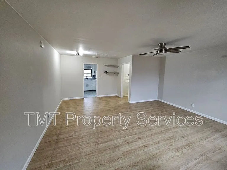 137 W 3rd St — Photo 15