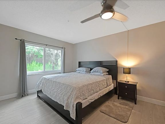 4th image of 2820 SW 22nd Ave APT 217
