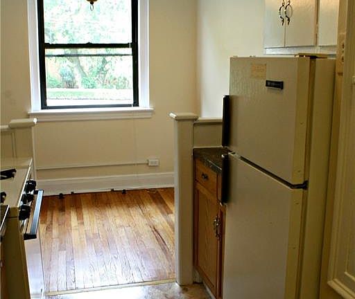 4th image of 11 Greenridge Ave #C5