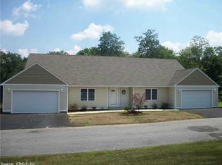 26 Commonway Dr, Brooklyn, CT 06234