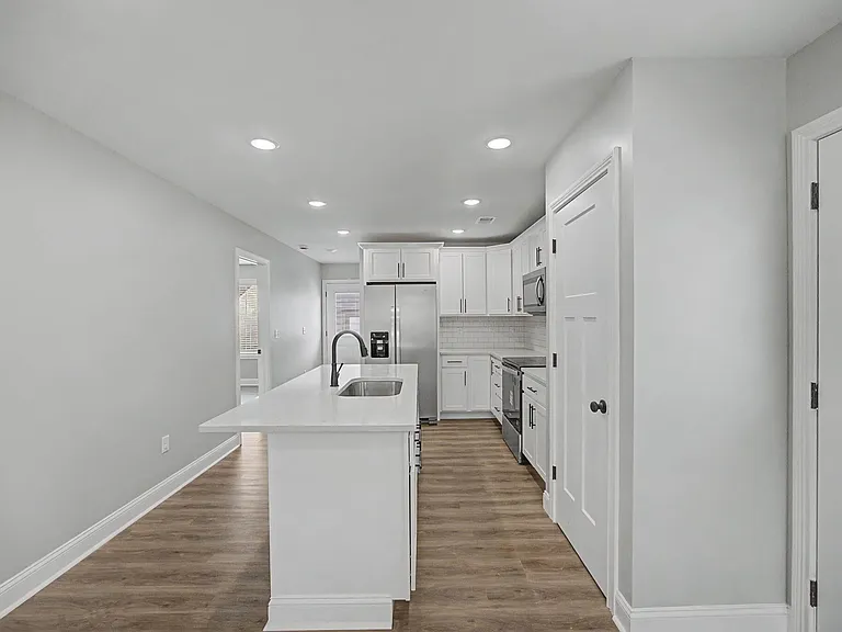 209 Harvest Park Dr — Photo 5