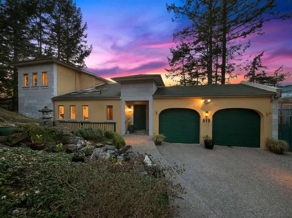 313 Skyline Dr, Gibsons, BC V0N 1V8