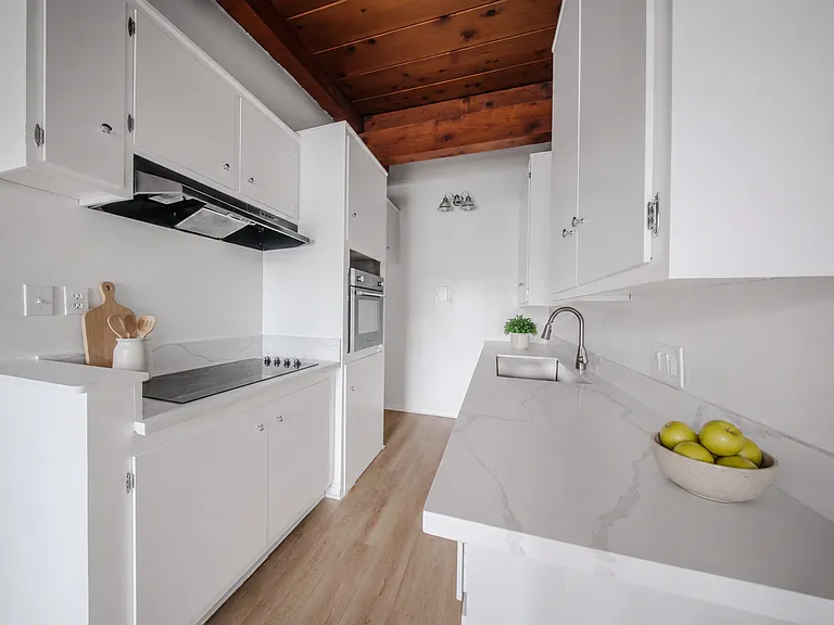 4122 Deeboyar Ave — Photo 7