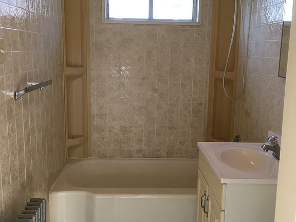 2nd image of 239 Charles St Floor 1