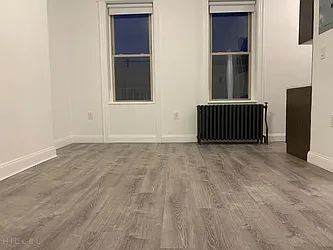 Rented by Hillel Realty Group