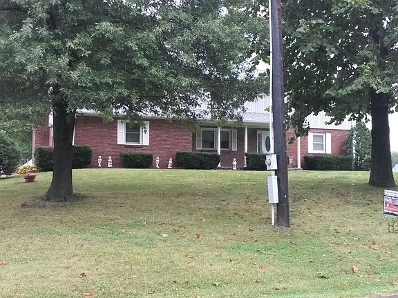 2nd image of 870 Broadway Ave