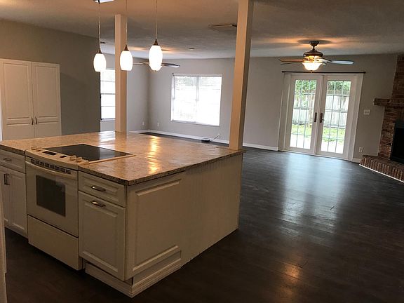 4th image of 1101 Viking Dr
