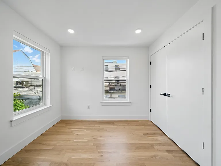 11 W Railroad Ave #2 — Photo 10