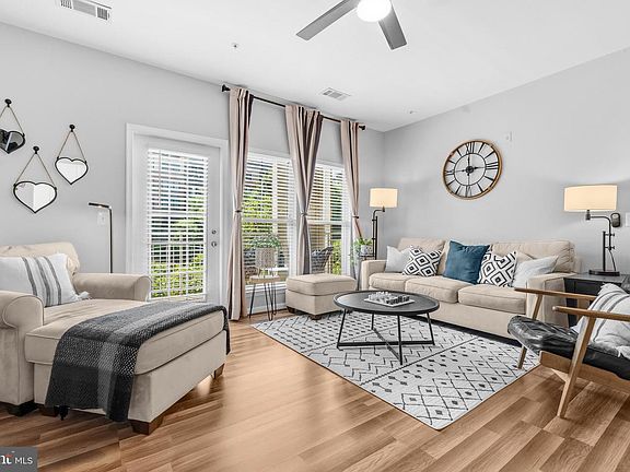 5th image of 2931 Deer Hollow Way Unit 201