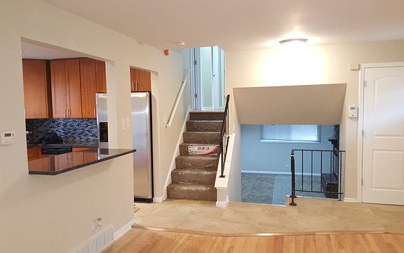 3rd image of 14518 Lincoln Ave