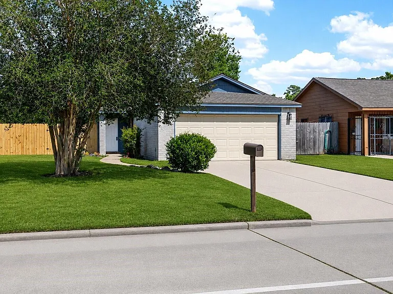 8618 Van Hut Ln — Photo 4