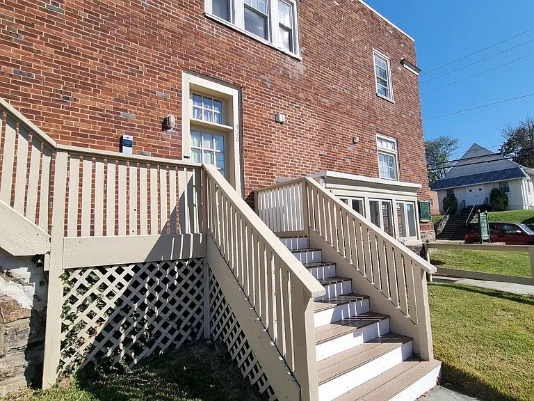 426 Central Ave #4 — Photo 8