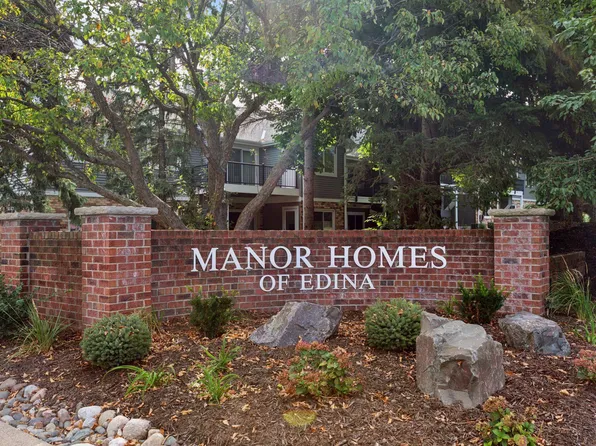 6801 Langford Dr, Edina, MN 55436