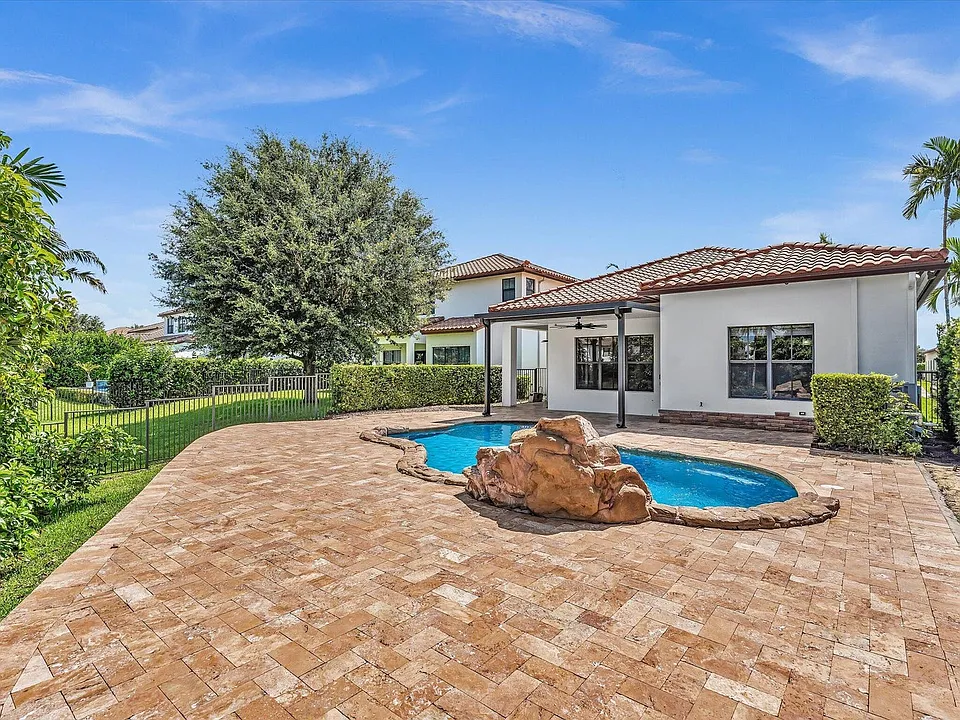 2680 NW 84th Way