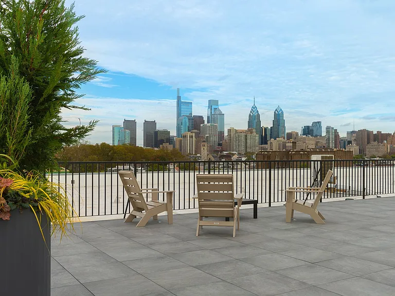 Graduate Pointe — Photo 119