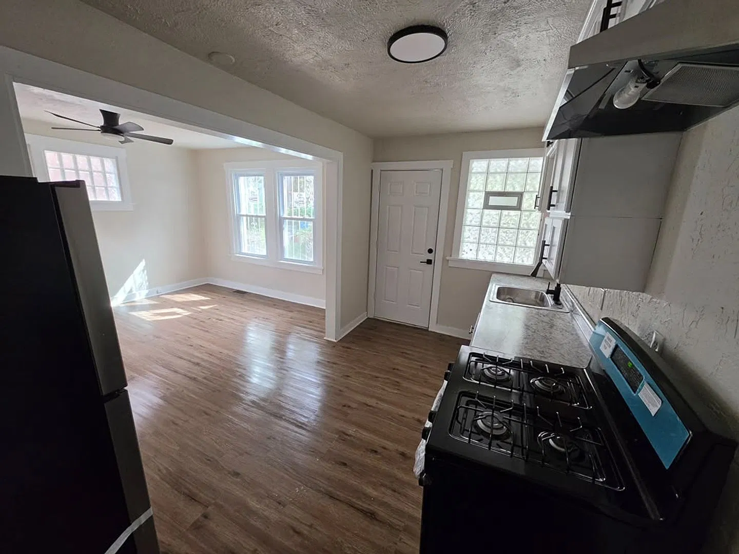 3 bed, 1218 sqft, $1,495 — Photo 4