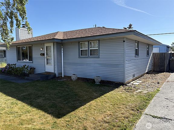 3rd image of 230 NE Ivy Street