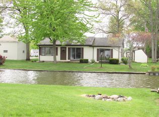 858 W Shore Rd, Bronson, MI 49028