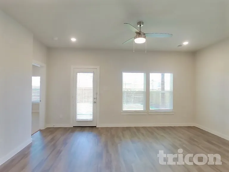 341 Sun Harvest Dr — Photo 3