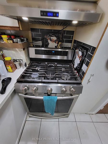 Toronto House for rent - 4 Bedrooms — photo 6