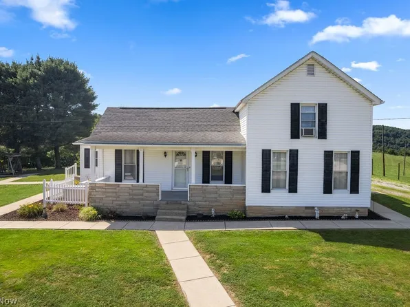 466 Palestine Rd, Elizabeth, WV 26143
