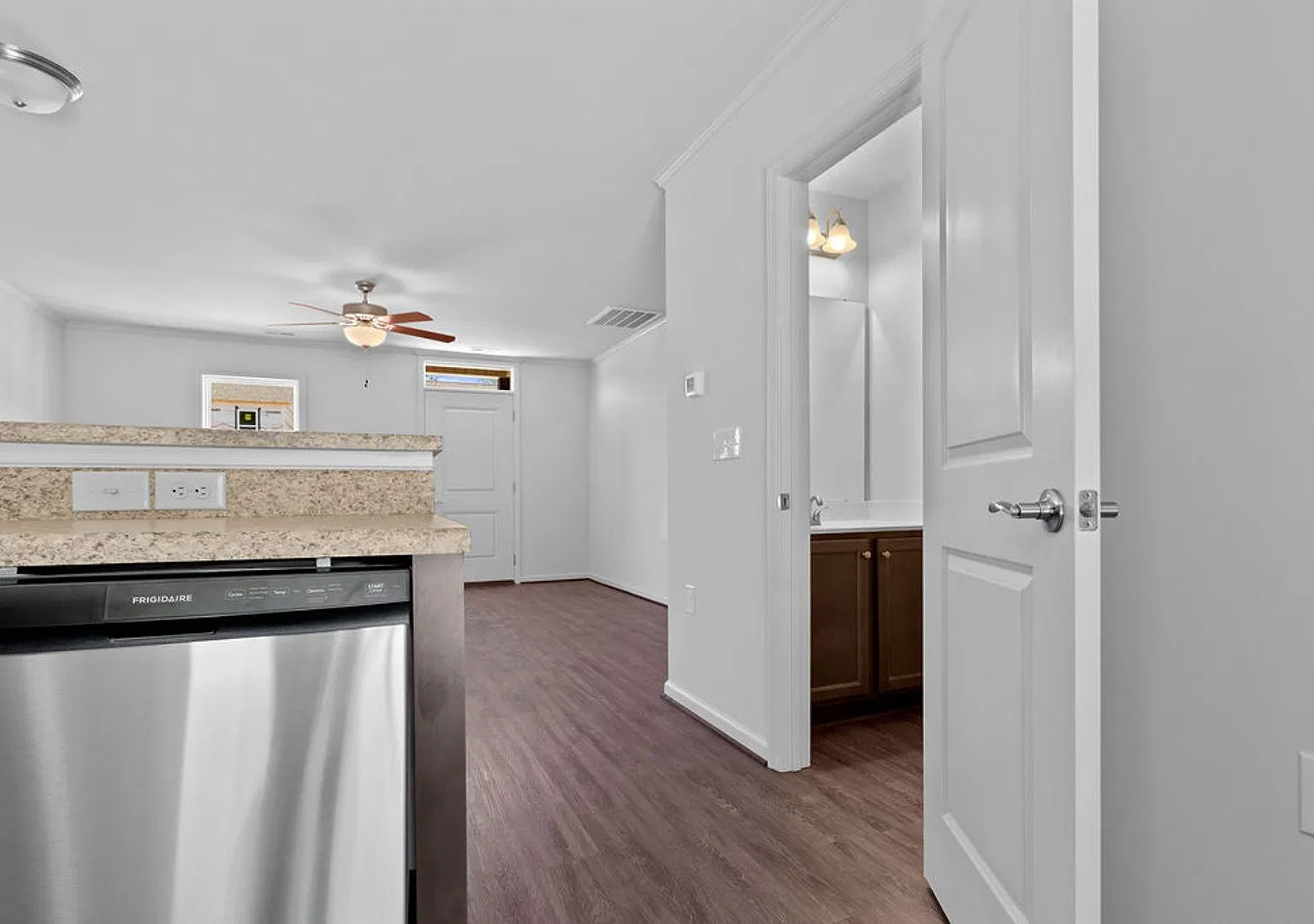 Stylish End Unit with Fenced Outdoor Space — Photo 4