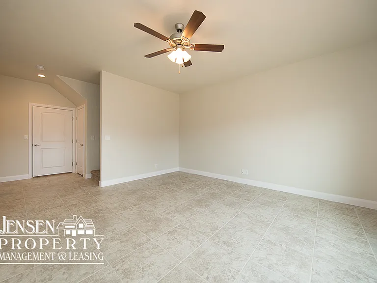 2502 Bella Vista Dr — Photo 20