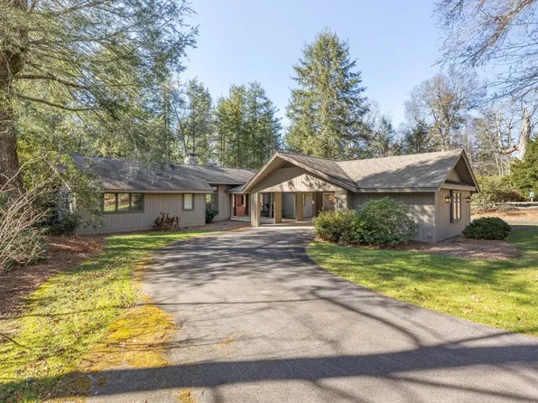 312 Pipers Court, Highlands, NC 28741