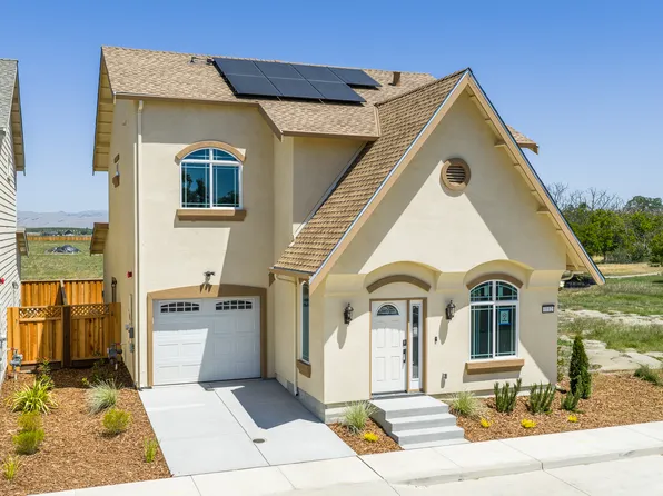 1112 Emersyn St, Hollister, CA 95023