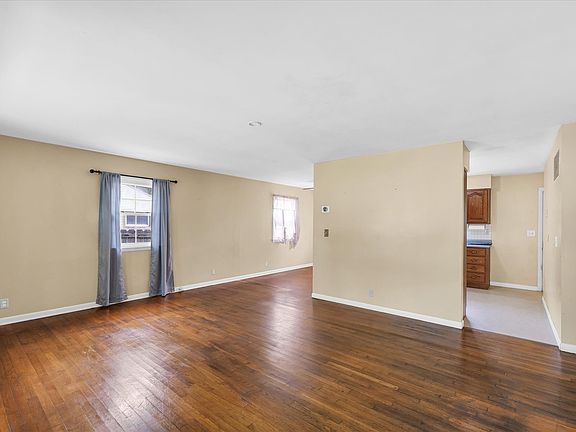 5th image of 510 Stout St