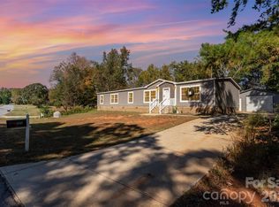 5843 Dachshund St, Iron Station, NC 28080