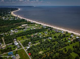 401 Fell St, Waveland, MS 39576