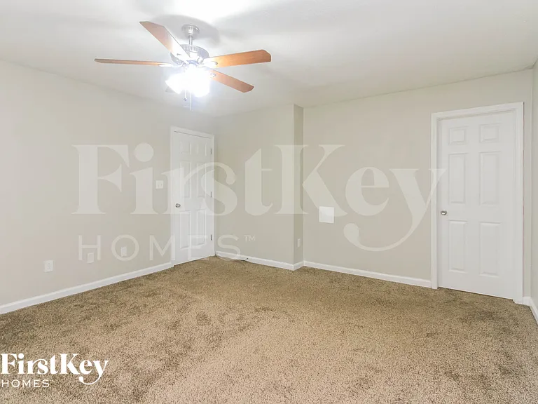 5204 Hodson Dr — Photo 8