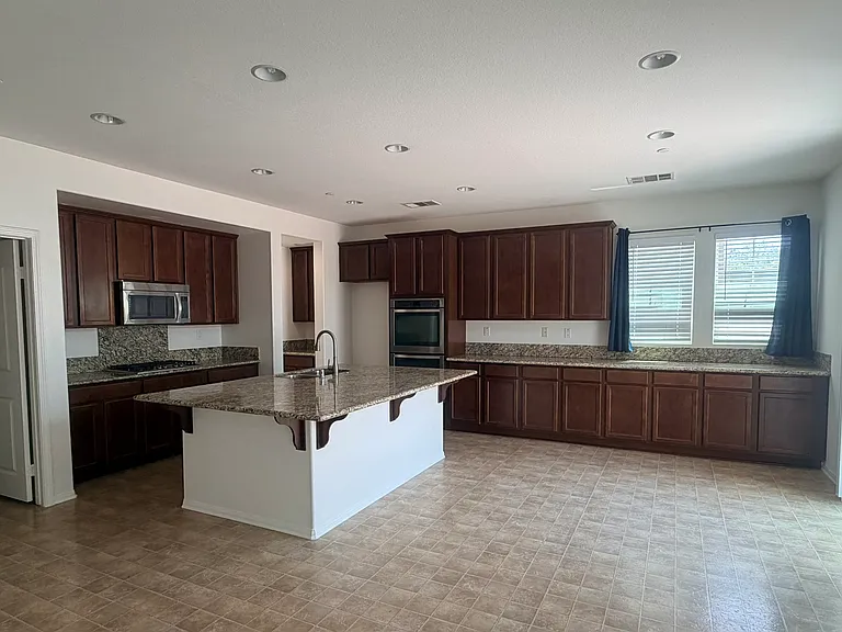 14537 Badger Ln — Photo 3
