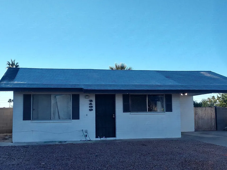 2439 E Contessa St