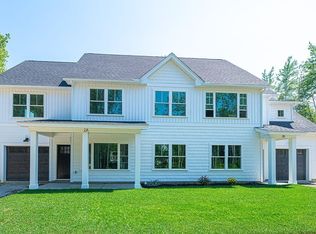 10 Meadowview Ln #B, Salisbury, MA 01952