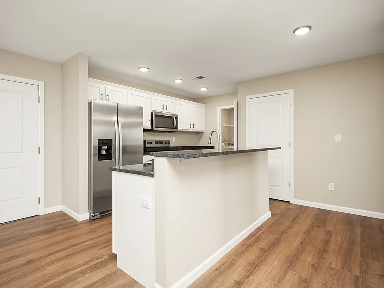 2319 Lantern Ridge Dr — Photo 6