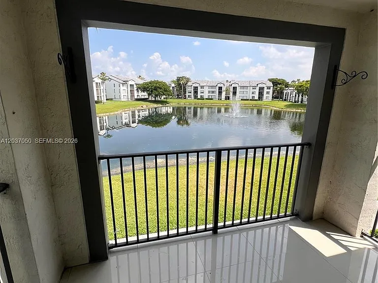 4370 NW 107th Ave #202 — Photo 5