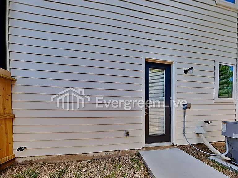 5734 Quinn Landing Rd — Photo 16