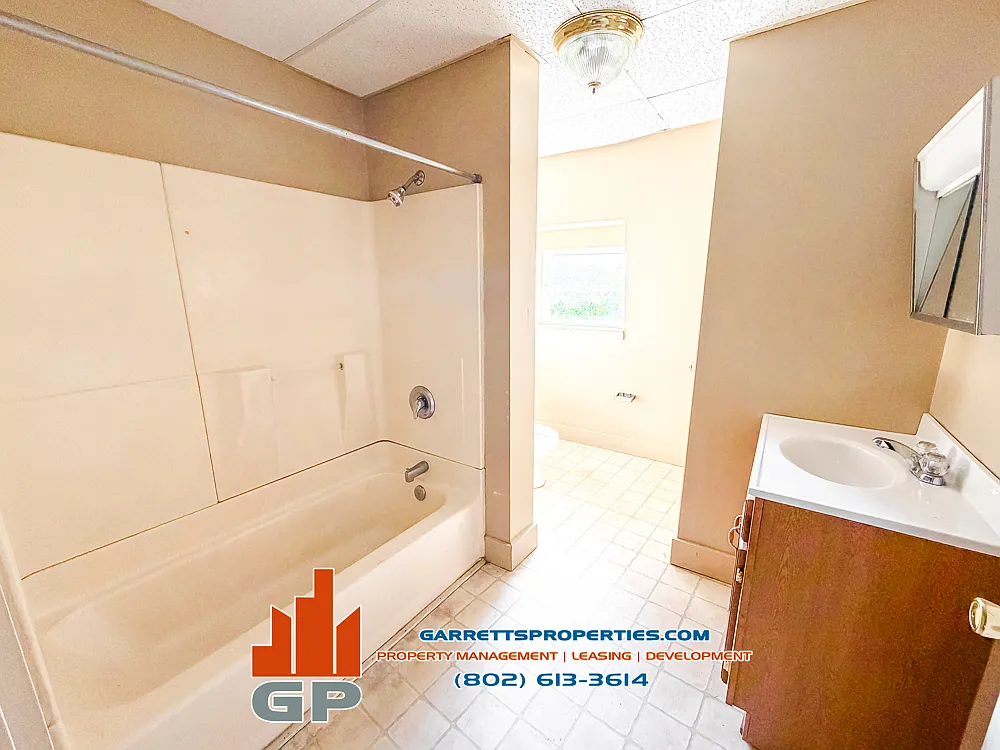 1658 Main Street - 4 — Photo 2