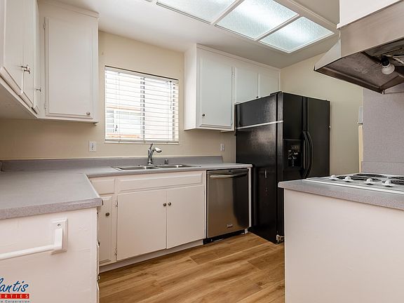 5th image of 5069 Jarvis Ave
