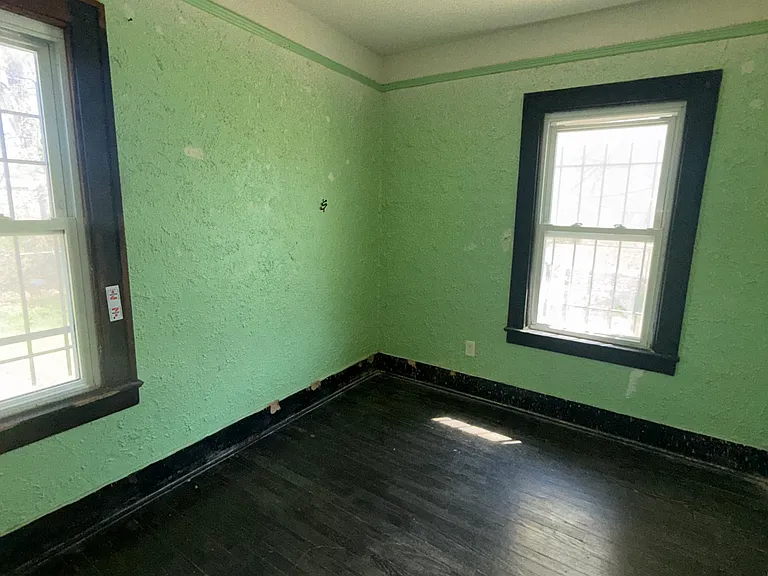 3918 Trumbull Ave — Photo 13