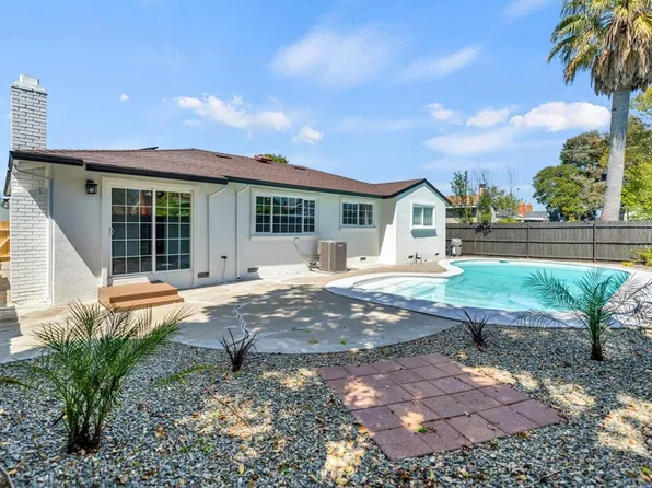 4642 Beechnut Way, Sacramento, CA 95823