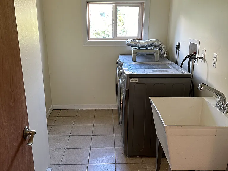 1105 N Main Ave — Photo 10