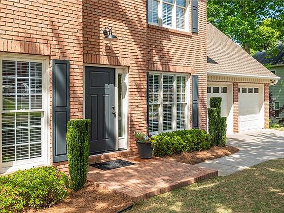 3rd image of 2020 Castlemaine Cir